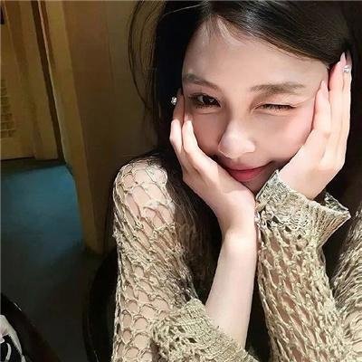 他的模样